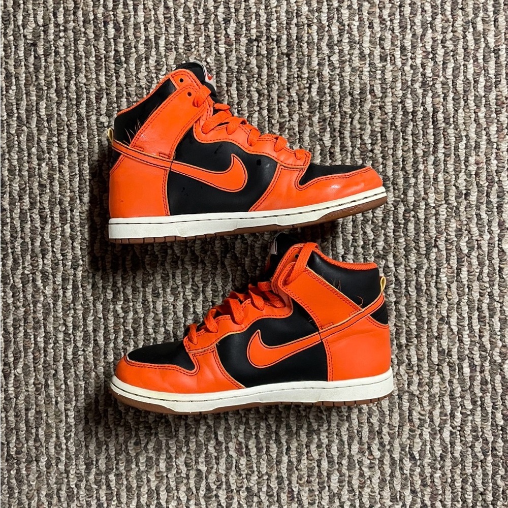Nike High-Top Sneakers in Vibrant Orange and Black